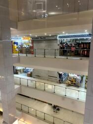 Lucky Plaza (D9), Shop House #613702601